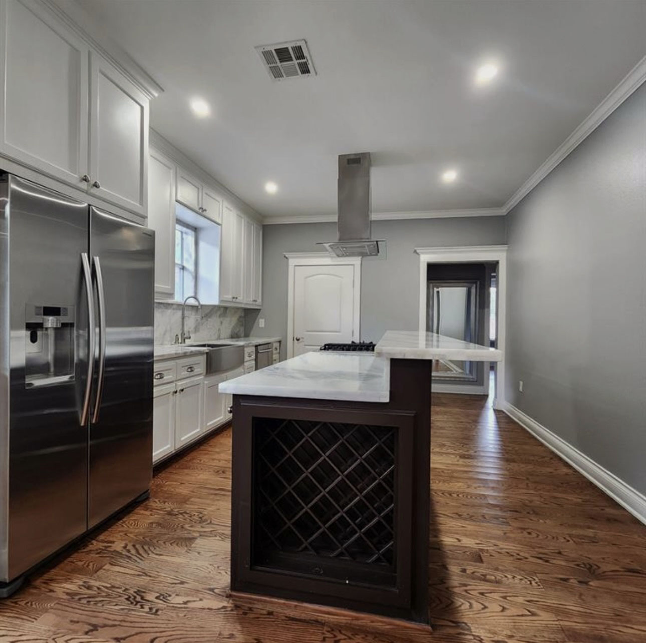 Interior detail at 4121 Rusk Street